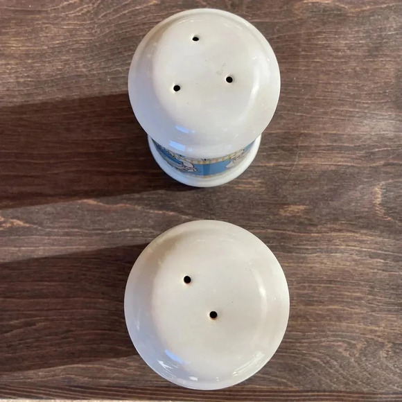 * Vintage* Blue Ribbon Geese| Salt & Pepper  Shakers - Picture 2 of 5